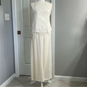 Cocobleu Ivory Sleeveless Top/Pant Set Size M